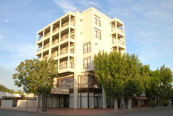 Hotel Los Nogales Pehuajo Exterior photo